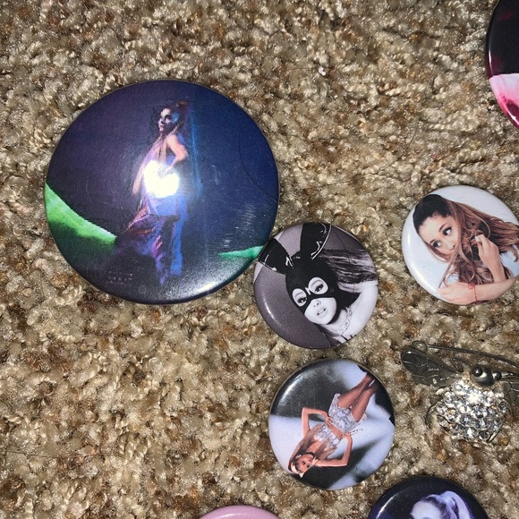 ariana grande pins - Picture 3 of 4